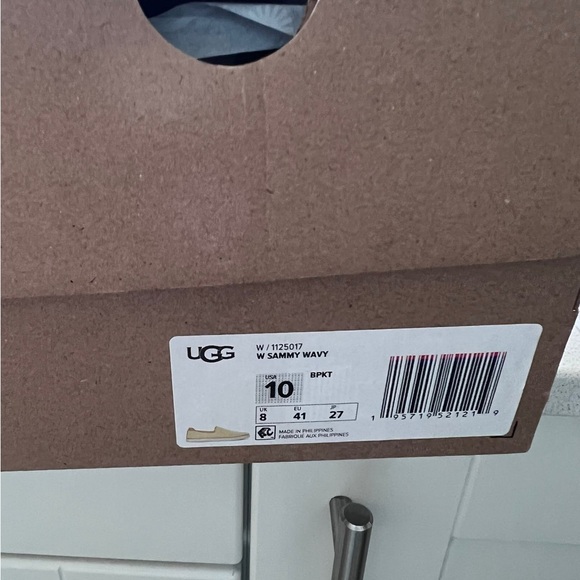 Ugg Sammy wavy sneakers size 10 - Picture 3 of 4